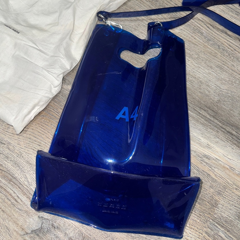Nana-nana Official A4 Medium sized bag